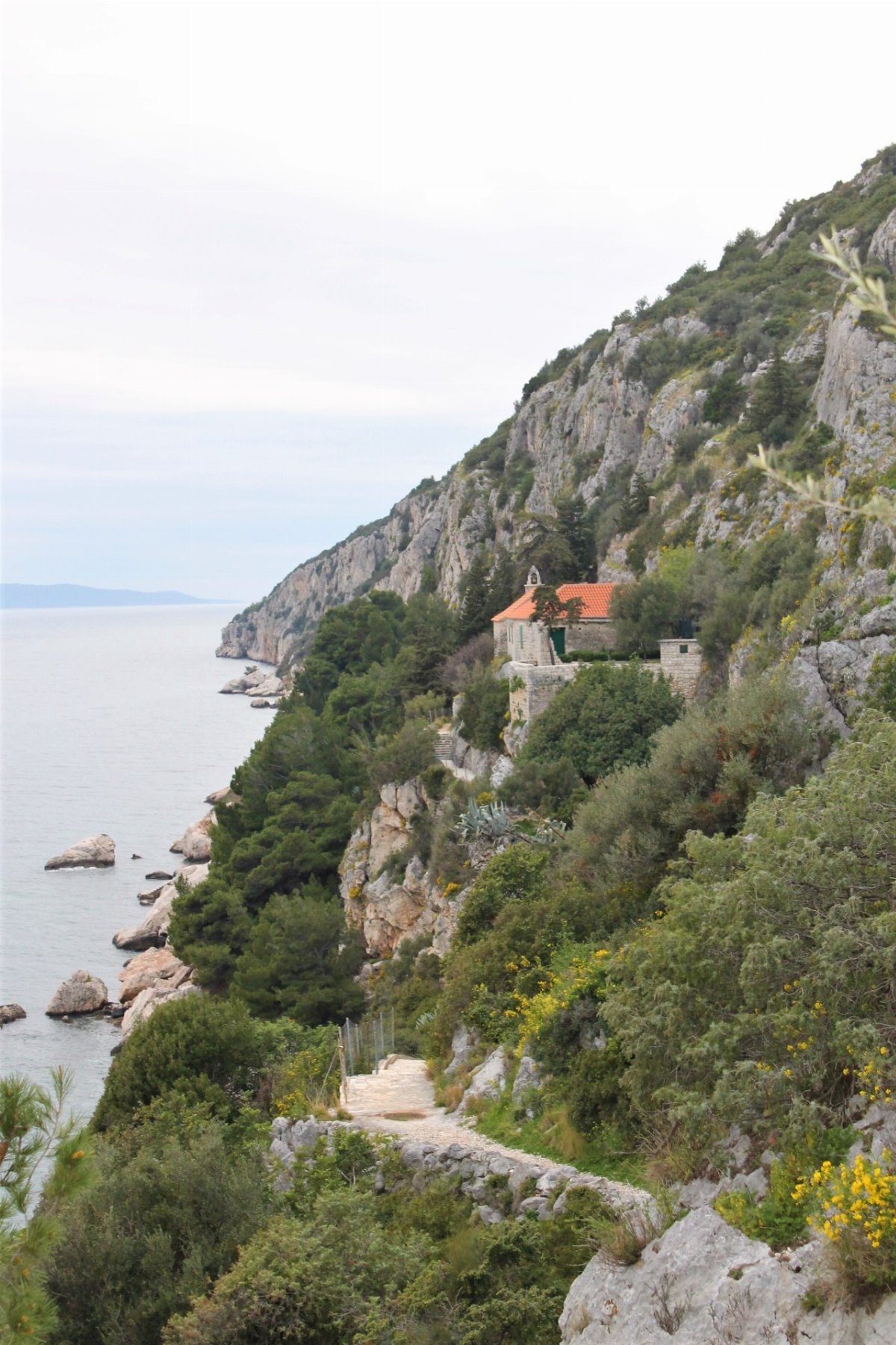Cerkev gospe od prizidnice in eremitorij slatine