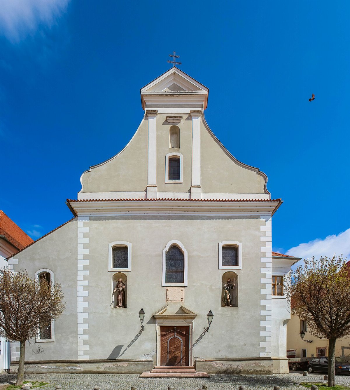 Cerkev sv kriza s samostanom osijek