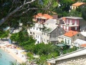 Kacicev dvorec baska voda