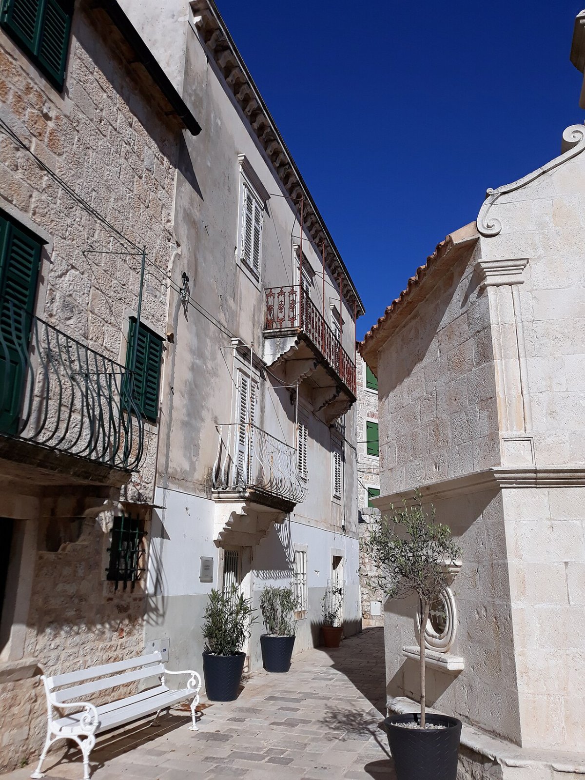 Hisa dobrovic jelsa
