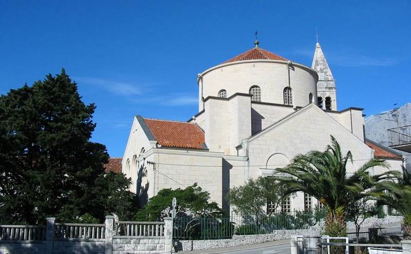 Franciskanski samostan makarska